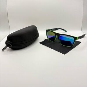 Fresh and Stylish Polarized Glass with Contrast Colors, PC Frame.